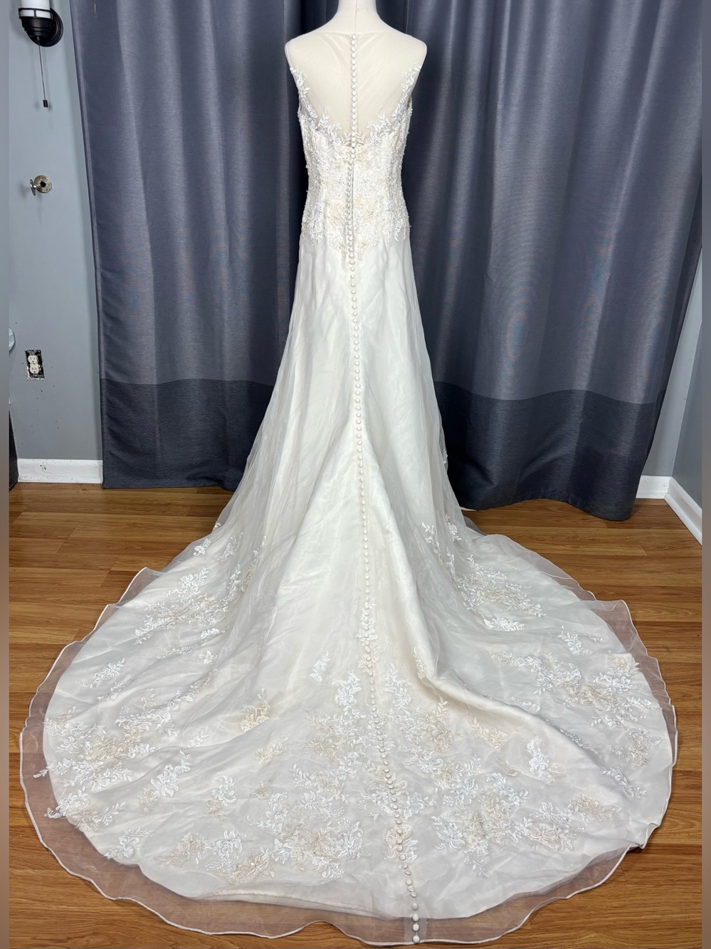 NWT Alfred Angelo Ivory and Cream Lace Beaded Wedding Bridal Gown Dress 6 - Picture 4 of 12
